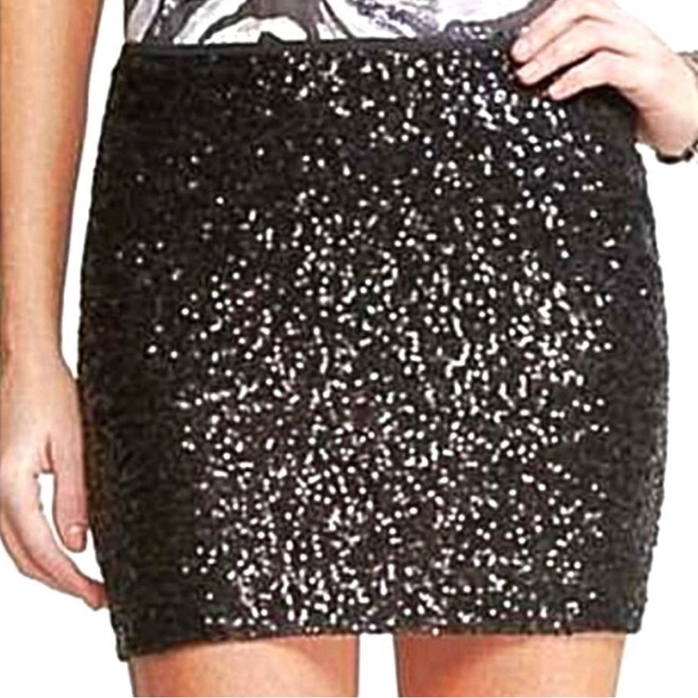 3 for $25!! Brand new Express  black sequin mini skirt ♥️